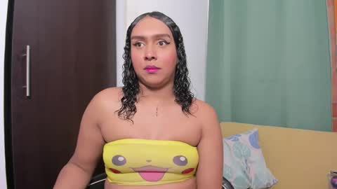 Snapshot of venus_speer chatting on 12.17.24 Luisa online show from 12.17.24