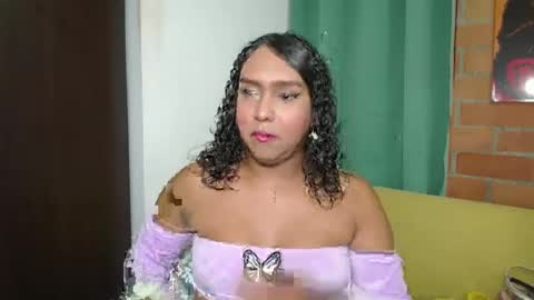 Snapshot of venus_speer chatting on 01.23.25 Luisa online show from 01.23.25