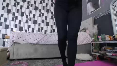 venusinylons online show from 02.15.26