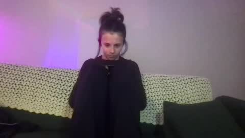 venustheflytrap online show from 10.30.25