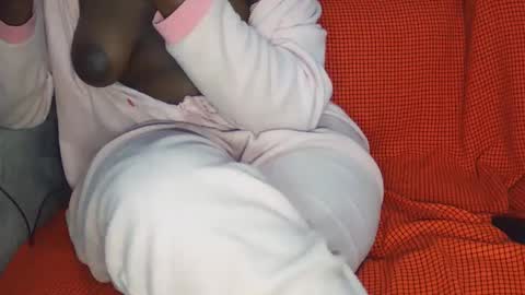 Snapshot of vera_bliss21 chatting on 09.24.25 vera_bliss21 online show from 09.24.25