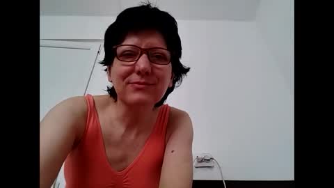Snapshot of vera_elle chatting on 04.28.26 Vera online show from 04.28.26