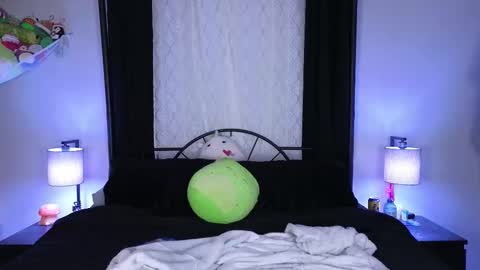 Snapshot of vera_velvet chatting on 11.14.25 Vera Velvet online show from 11.14.25