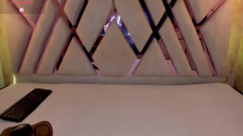 Snapshot of verabest chatting on 02.18.25 Domelipa online show from 02.18.25