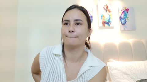 Snapshot of veraschmidt chatting on 05.25.26 Vera online show from 05.25.26