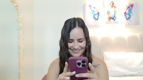 Snapshot of veraschmidt chatting on 05.28.26 Vera online show from 05.28.26