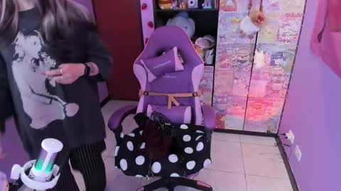     online show from 11.21.25