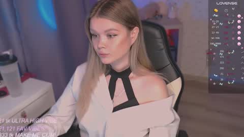 Snapshot of veronaaura chatting on 10.20.25 Tiffany online show from 10.20.25