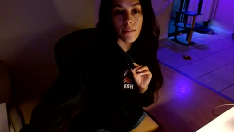 Snapshot of veronicababy26 chatting on 06.20.26 veronicababy26 online show from 06.20.26