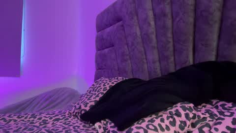 Miss Veronica dussan  Tw Veronicasm     IG Ashveronica  online show from 02.08.25