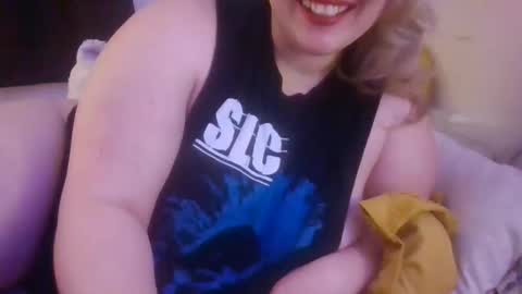 Snapshot of veronicawinterinspring chatting on 11.15.25 Veronica Winter online show from 11.15.25