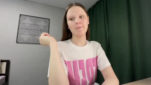 Snapshot of vertuliana chatting on 05.19.26 Karina followed me bb online show from 05.19.26