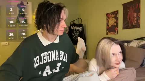 veryraretwins online show from 11.18.25