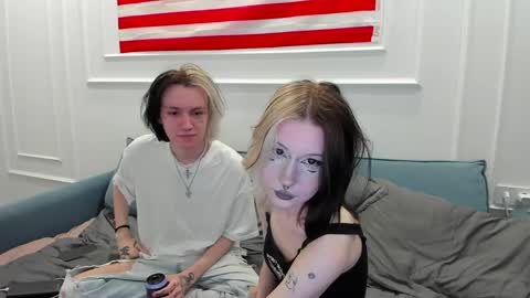 Snapshot of veryraretwins chatting on 06.01.26 veryraretwins online show from 06.01.26