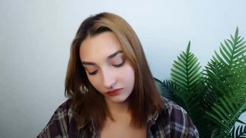 Snapshot of veryveryshygirl chatting on 09.11.25 Ana online show from 09.11.25