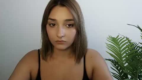 Snapshot of veryveryshygirl chatting on 06.18.26 Ana online show from 06.18.26