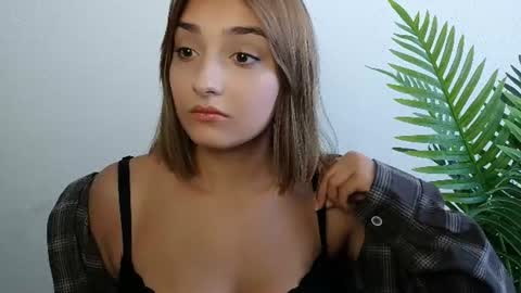 Snapshot of veryveryshygirl chatting on 07.14.26 Ana online show from 07.14.26