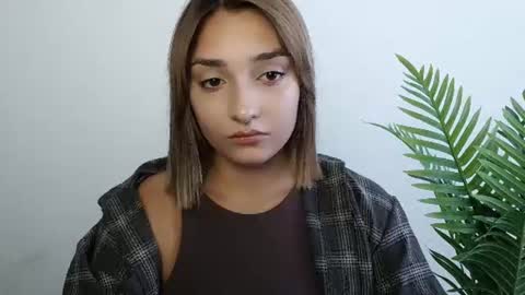 Snapshot of veryveryshygirl chatting on 07.20.26 Ana online show from 07.20.26