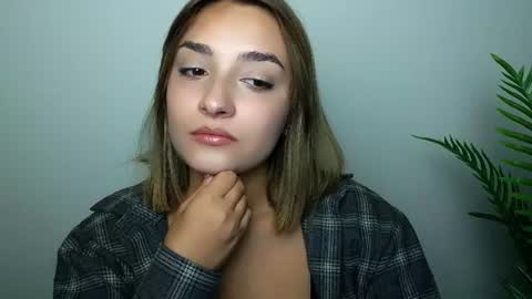 Snapshot of veryveryshygirl chatting on 07.23.26 Ana online show from 07.23.26