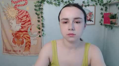 veryveryvery_shy online show from 07.10.26