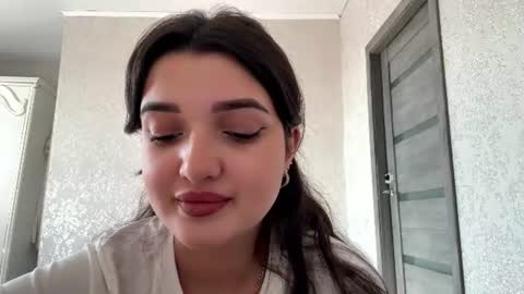 Snapshot of vestaigwe chatting on 07.25.26 Izzabel online show from 07.25.26