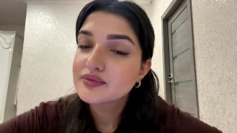 Snapshot of vestaigwe chatting on 07.27.26 Izzabel online show from 07.27.26