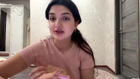 Snapshot of vestaigwe chatting on 07.28.26 Izzabel online show from 07.28.26