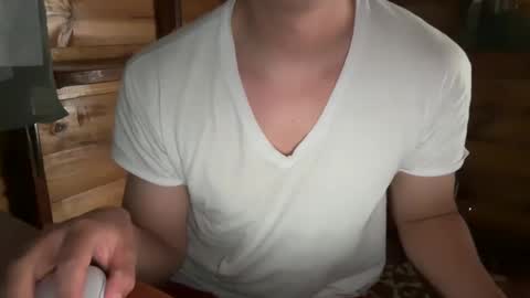 Snapshot of vexelgain chatting on 10.08.25 HendasWerout online show from 10.08.25