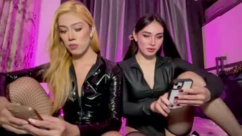 Snapshot of vialova chatting on 07.14.26 vialova online show from 07.14.26