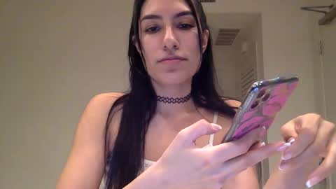 Snapshot of vibingwithchloe chatting on 12.20.24 chloe online show from 12.20.24