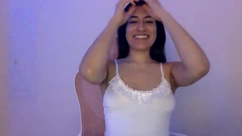 Snapshot of vibingwithchloe chatting on 09.23.25 chloe online show from 09.23.25