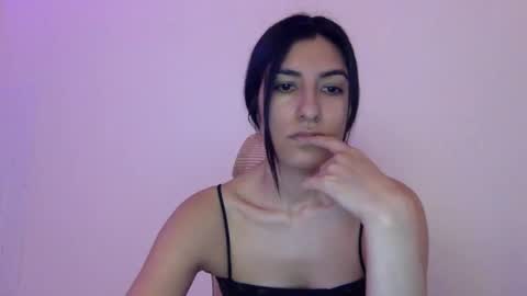 Snapshot of vibingwithchloe chatting on 09.28.25 chloe online show from 09.28.25