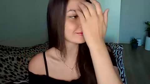Snapshot of vicki_queen chatting on 06.17.26 Lina online show from 06.17.26