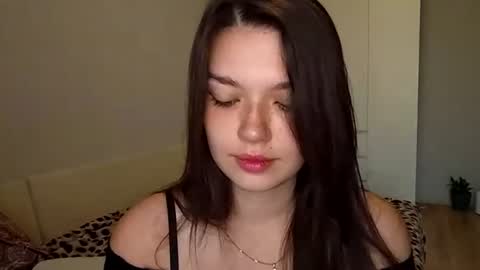 Snapshot of vicki_queen chatting on 06.25.26 Lina online show from 06.25.26