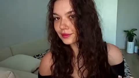 Snapshot of vicki_queen chatting on 07.16.26 Lina online show from 07.16.26