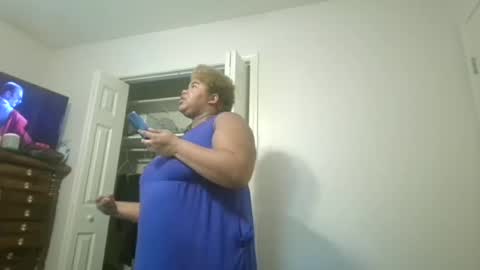 Snapshot of vickiryder56 chatting on 11.21.25 vickiryder56 online show from 11.21.25