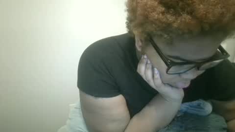 Snapshot of vickiryder56 chatting on 12.15.25 vickiryder56 online show from 12.15.25