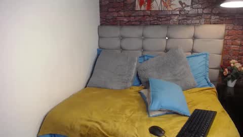 Snapshot of vicky_bass chatting on 03.09.25 VICTORIA online show from 03.09.25