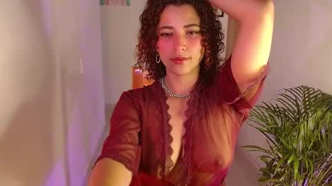 Snapshot of vicky_crazy chatting on 02.01.25 Vicky online show from 02.01.25