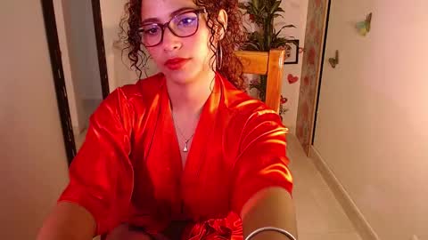 Snapshot of vicky_crazy chatting on 03.06.25 Vicky online show from 03.06.25