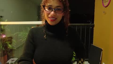 Snapshot of vicky_crazy chatting on 10.25.25 Vicky online show from 10.25.25
