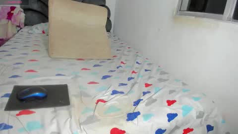 vicky manuela online show from 02.04.26