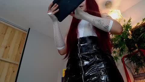 Victoria   online show from 12.18.24