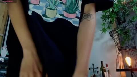 Victoria   online show from 01.22.25