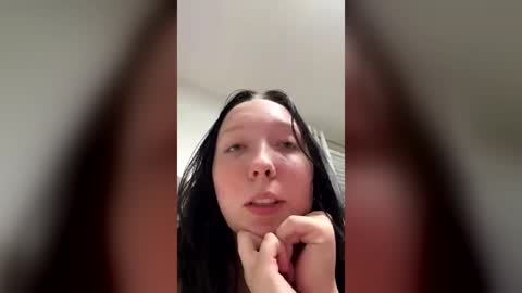 Vicky Parker online show from 07.04.26