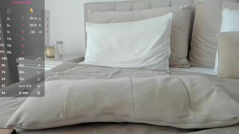 Victoria online show from 11.22.25