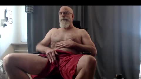 Snapshot of vicretro74 chatting on 12.03.24 Vic online show from 12.03.24