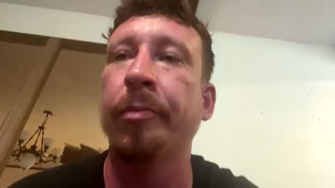 Snapshot of vicrobertson595 chatting on 10.27.25 vicrobertson595 online show from 10.27.25