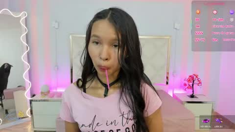 Snapshot of victoria1_tay chatting on 05.12.26 victoria1_tay online show from 05.12.26