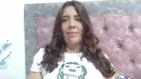 Snapshot of victoria25_meester chatting on 01.04.25 Hi guys Im victoria Be the one who can control me in PVT online show from 01.04.25